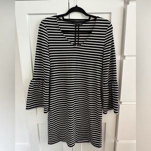 Banana Republic Black White Striped V Neck Bell Flare
Sleeve Stretch Dress